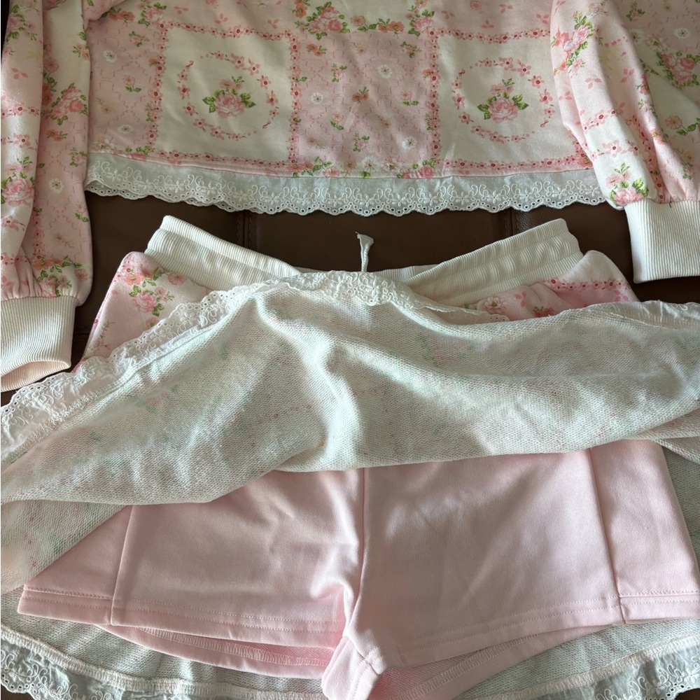Rareraw Pink Floral Lace Two-Piece Lounge Set Medium - Picture 2 of 3